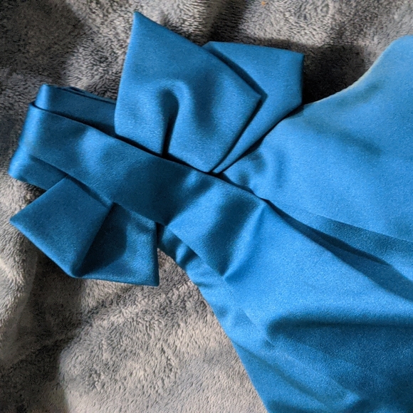 Sexy David's Bridal Cerulean Blue Cocktail Dress Hemmed short size 8 beautiful - Picture 2 of 5